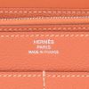 Hermès  Dogon wallet  in orange leather taurillon clémence - Detail D2 thumbnail