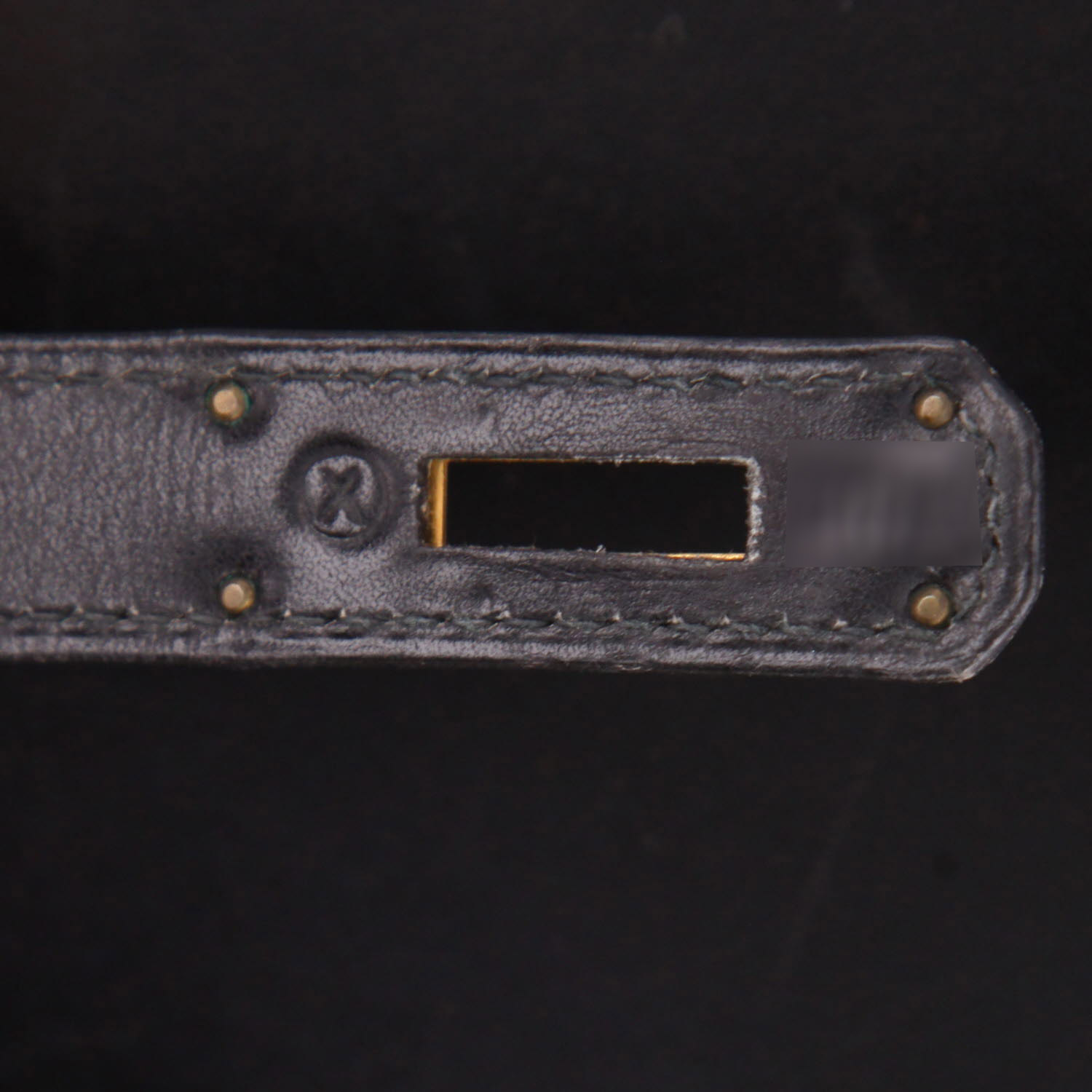 Bolso de mano Hermès  Kelly 32 cm en cuero box negro - Detail D4