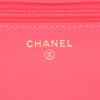 Chanel  Wallet on Chain shoulder bag  in pink quilted leather - Detail D2 thumbnail