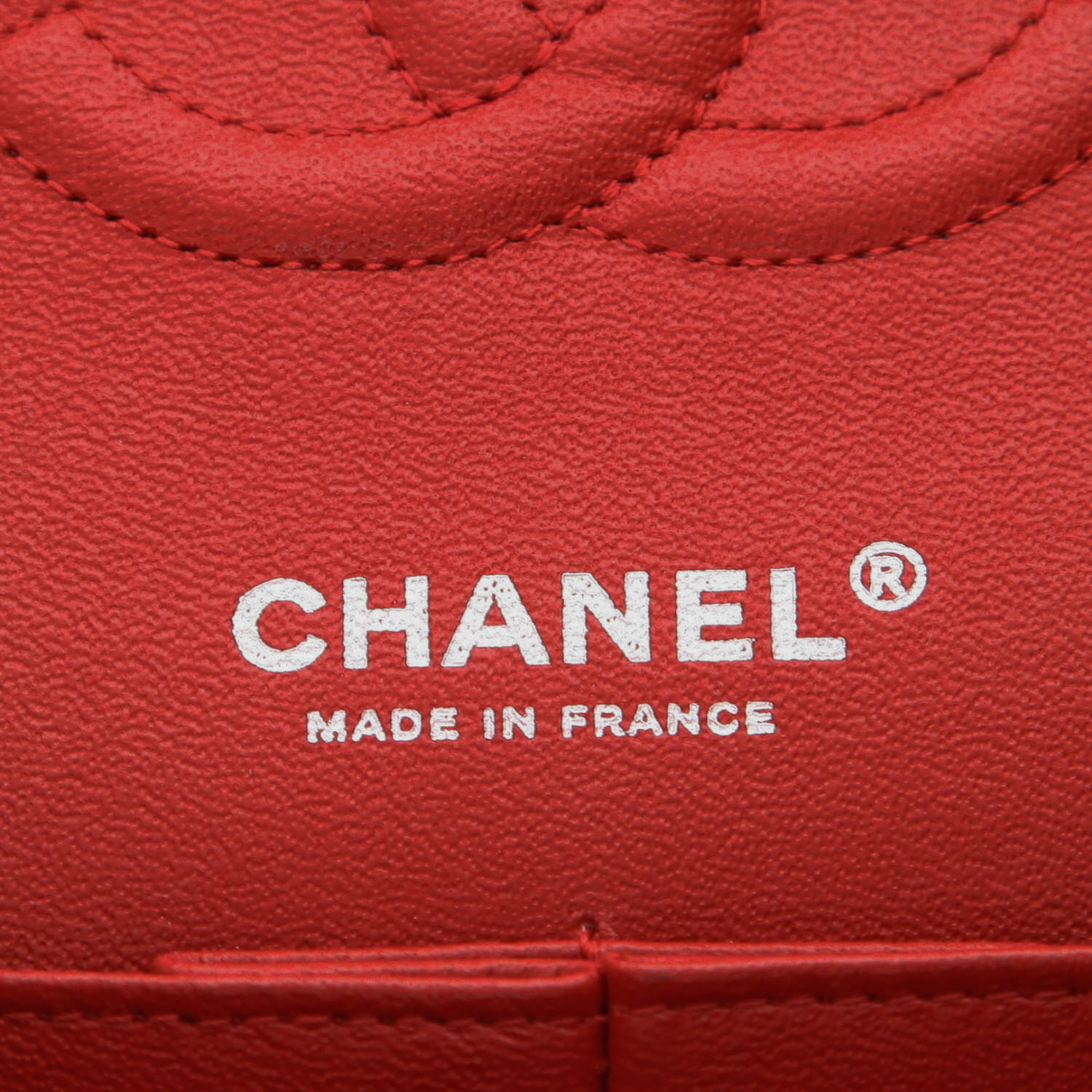 Sac à main Chanel  Timeless en cuir matelassé rouge - Detail D2