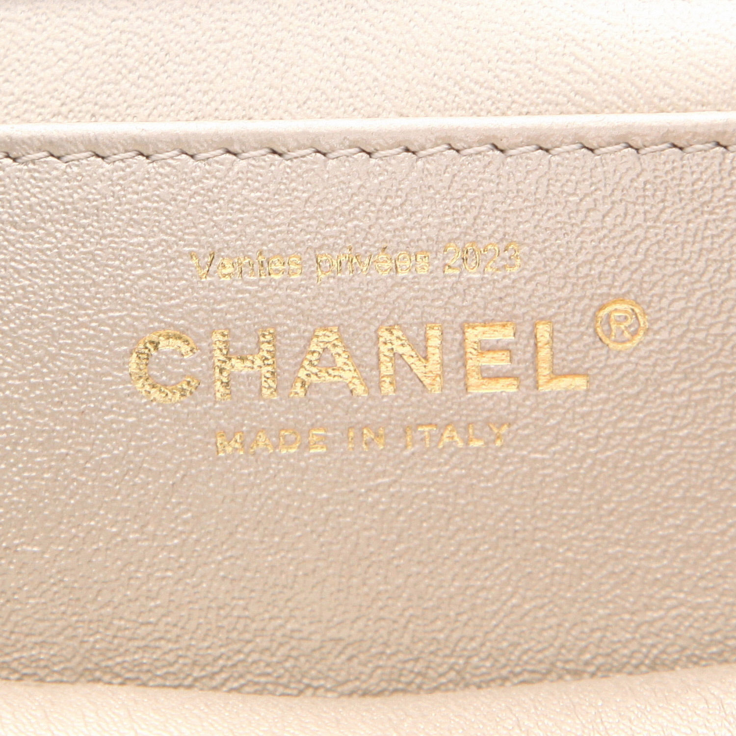 Bolsito-cinturón Chanel   en cuero azul oscuro - Detail D2