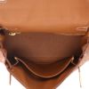 Hermès  Kelly 25 cm handbag  in gold togo leather - Detail D3 thumbnail