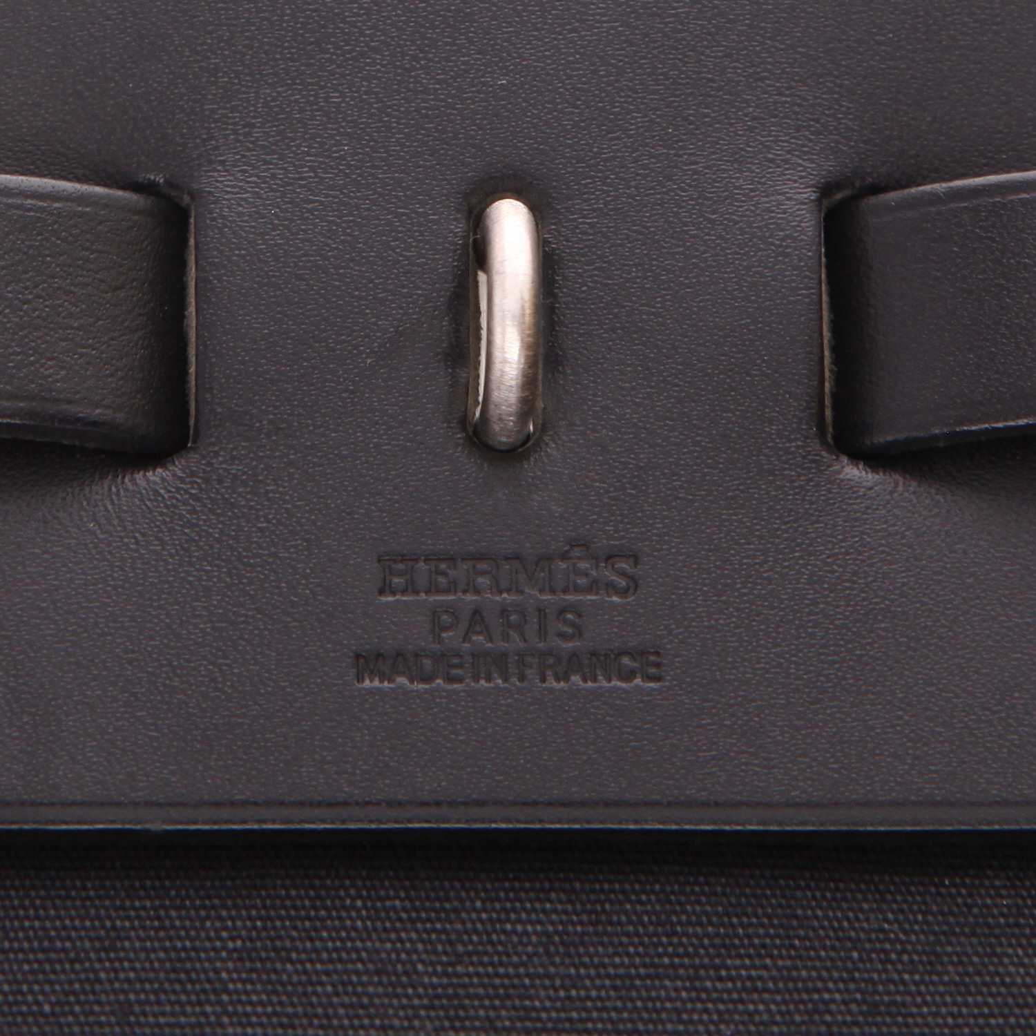 Hermès  Herbag bag worn on the shoulder or carried in the hand  in black canvas  and black leather - Detail D2