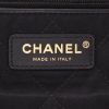 Chanel  22 shopping bag  in black quilted leather - Detail D2 thumbnail