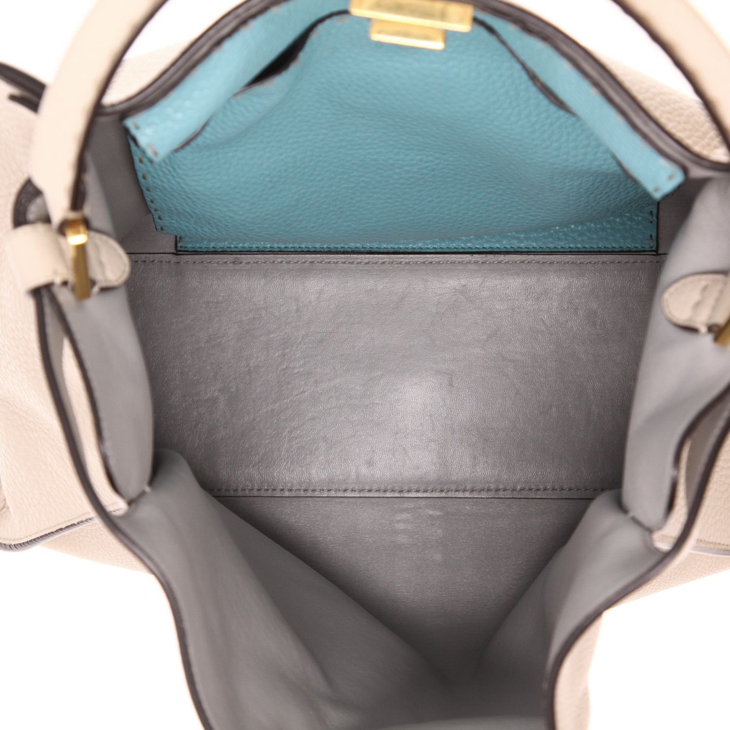 Bolso de mano Fendi  Peekaboo X-Lite en cuero granulado beige - Detail D3