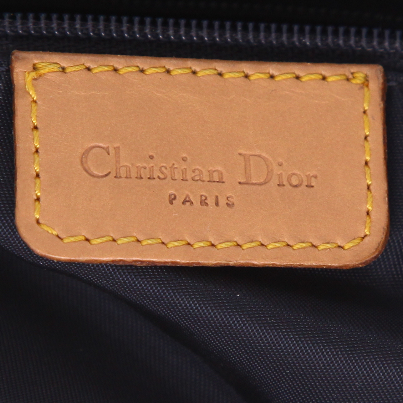 Dior  Saddle handbag  in navy blue denim canvas  and gold leather - Detail D2