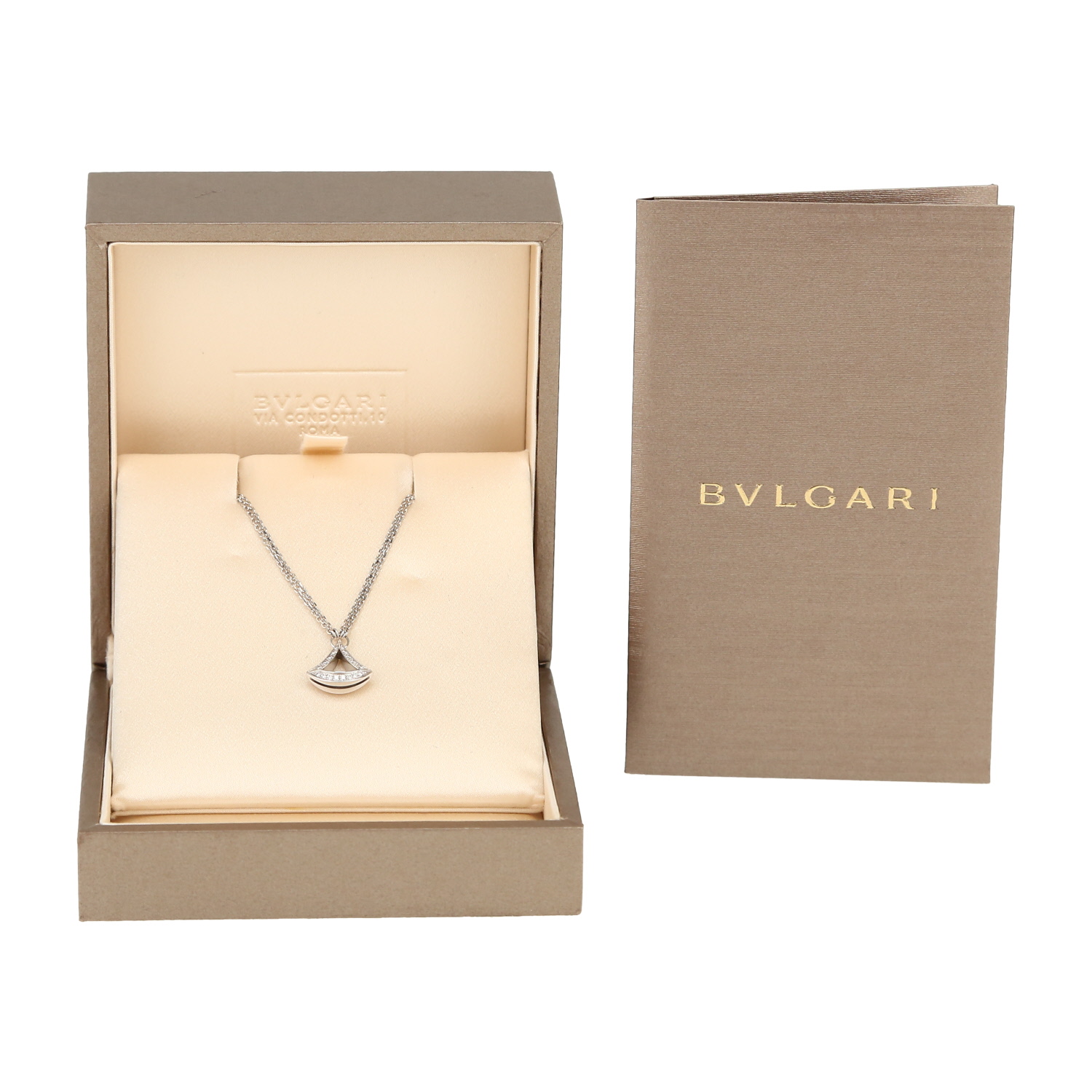 Bulgari Diva's Dream bracelet in white gold and diamonds