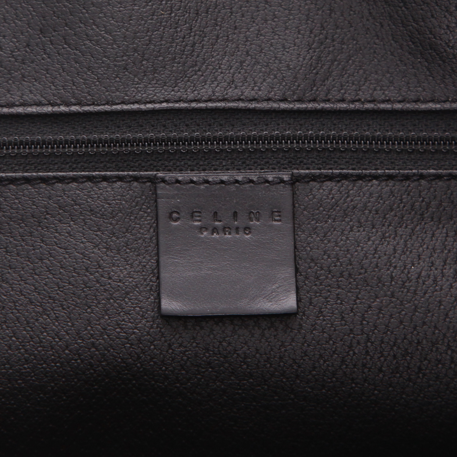 Bolso para llevar al hombro o en la mano Celine  Vintage en tejido "Triomphe" marrón y negro y cuero negro - Detail D2