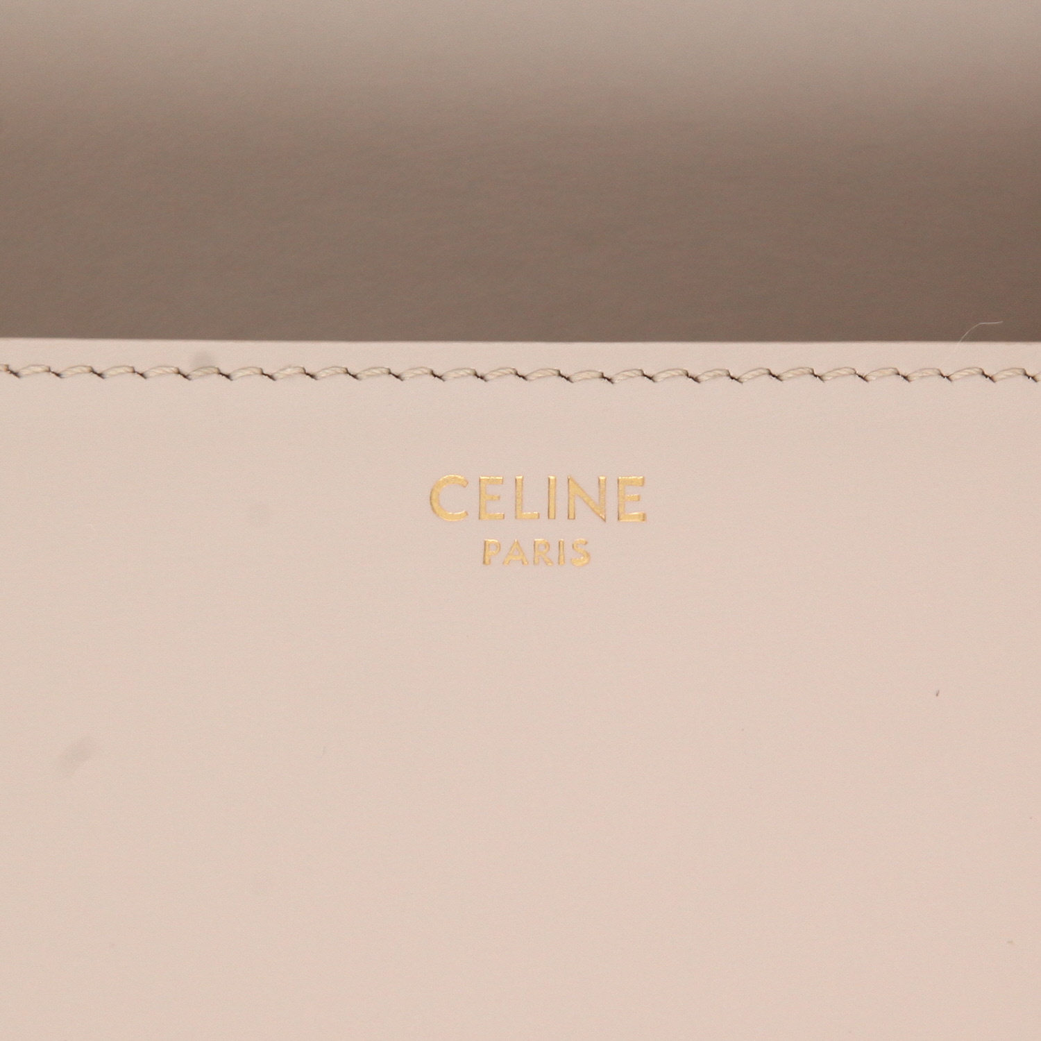 Celine  Triomphe shoulder bag  in beige leather - Detail D2