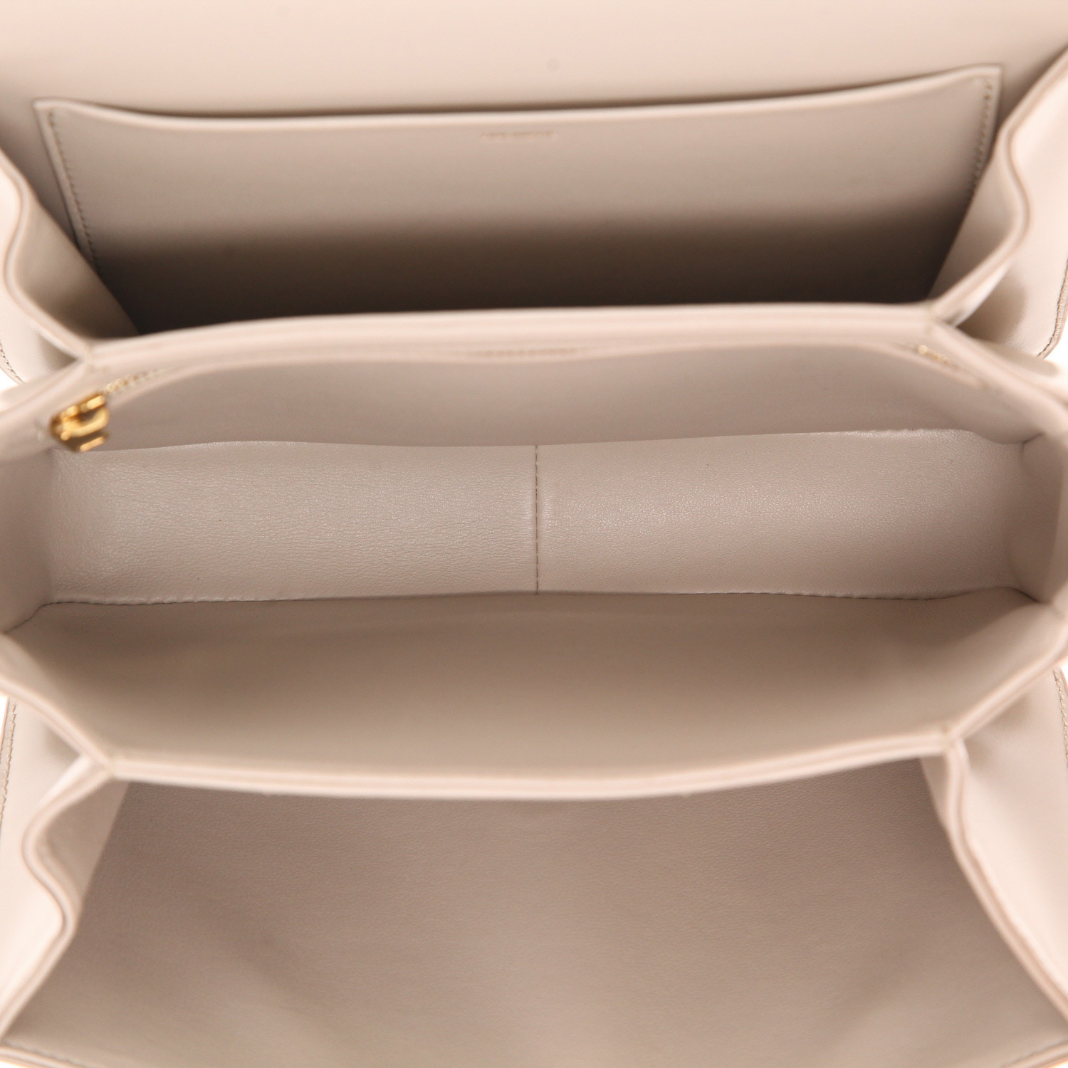 Celine  Triomphe shoulder bag  in beige leather - Detail D3