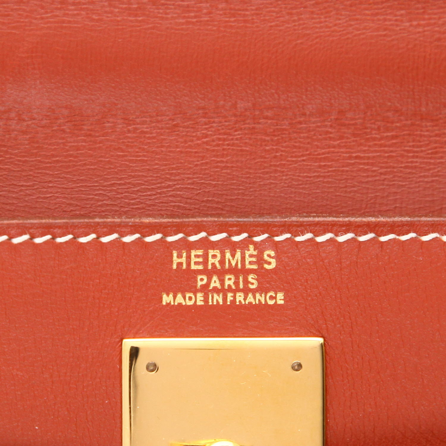 Bolso de mano Hermès  Kelly 32 cm en cuero box rojo ladrillo - Detail D2