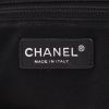 Chanel   handbag  in black quilted leather - Detail D2 thumbnail