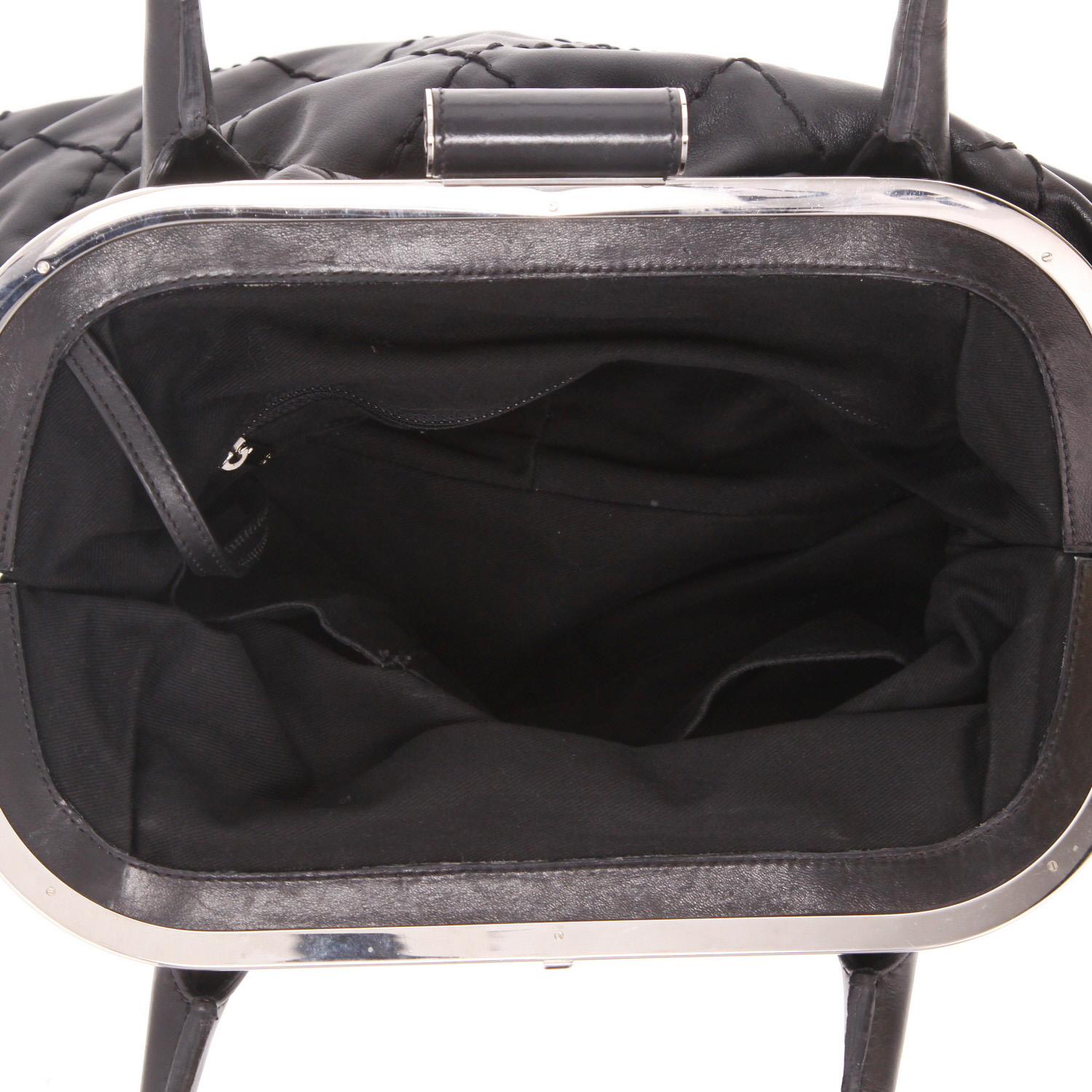 Chanel   handbag  in black quilted leather - Detail D3