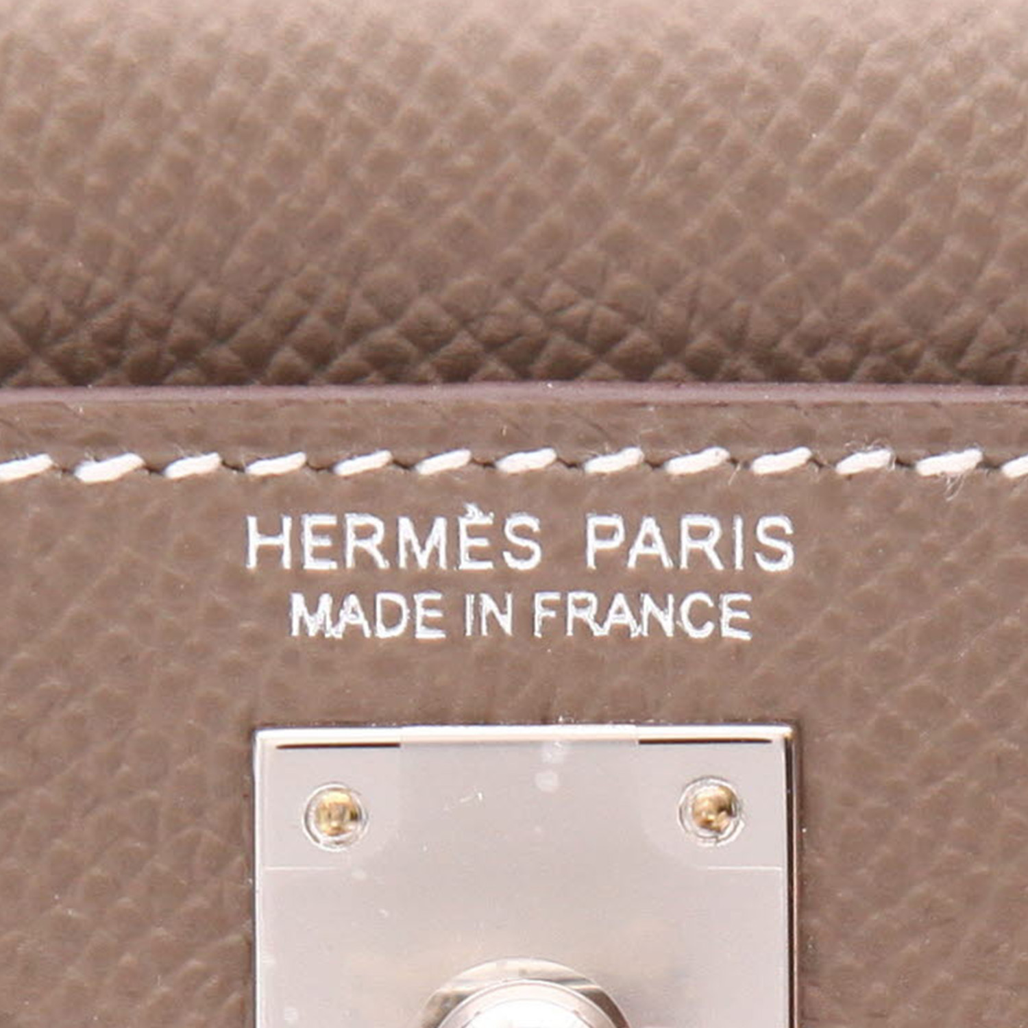 Bolso de mano Hermès  Kelly 20 cm en cuero epsom marrón etoupe - Detail D2