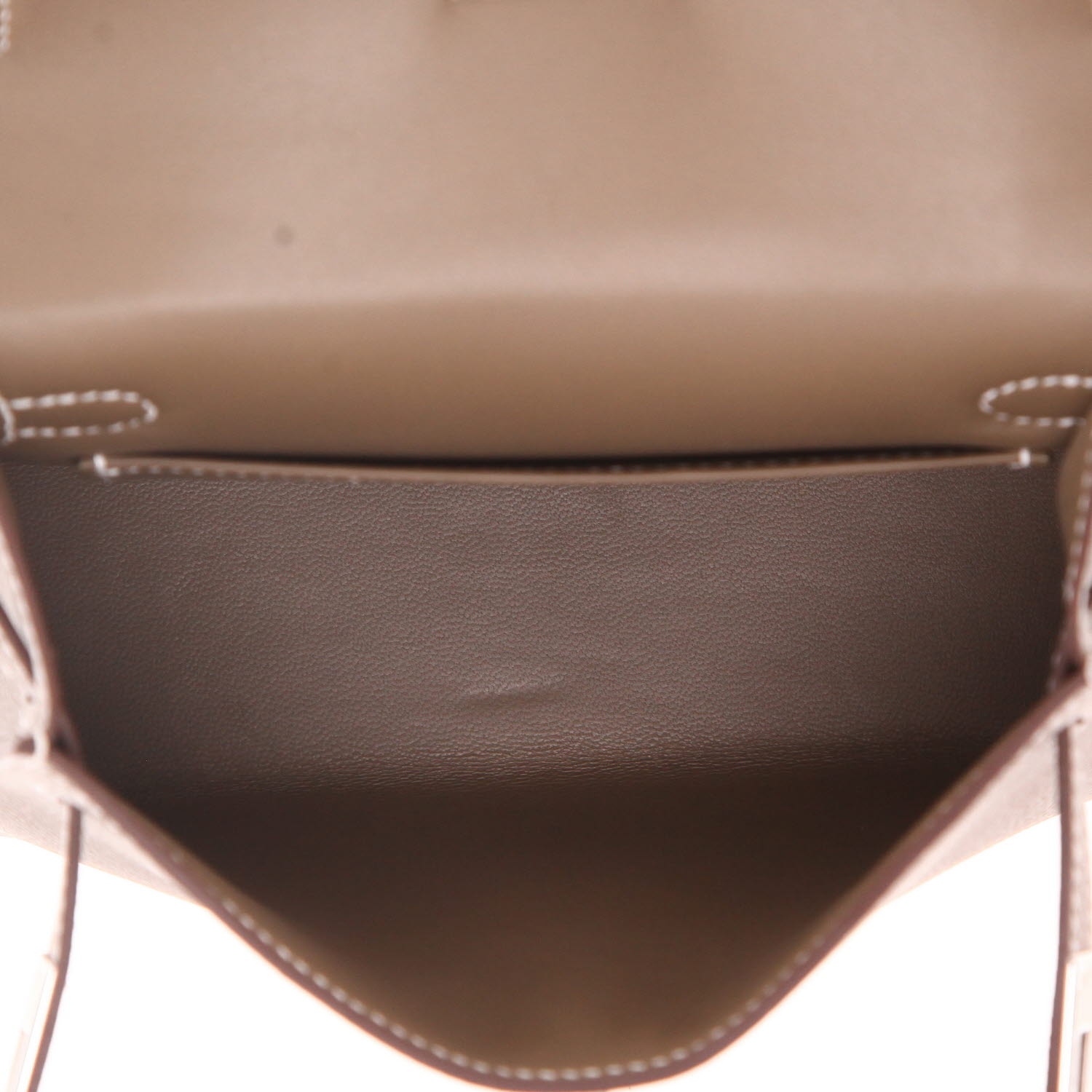 Hermès  Kelly 20 cm handbag  in etoupe epsom leather - Detail D3