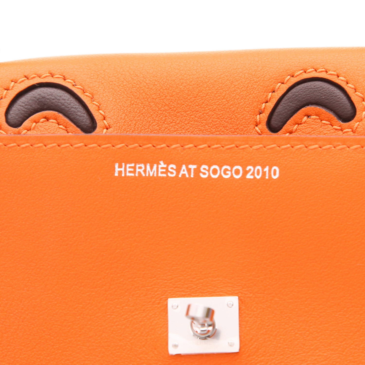 Hermès  Quelle Idole handbag  in orange and brown Swift leather - Detail D2