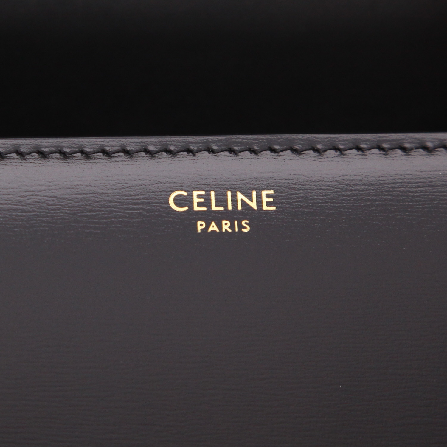 Celine  Triomphe Teen shoulder bag  in black leather - Detail D2