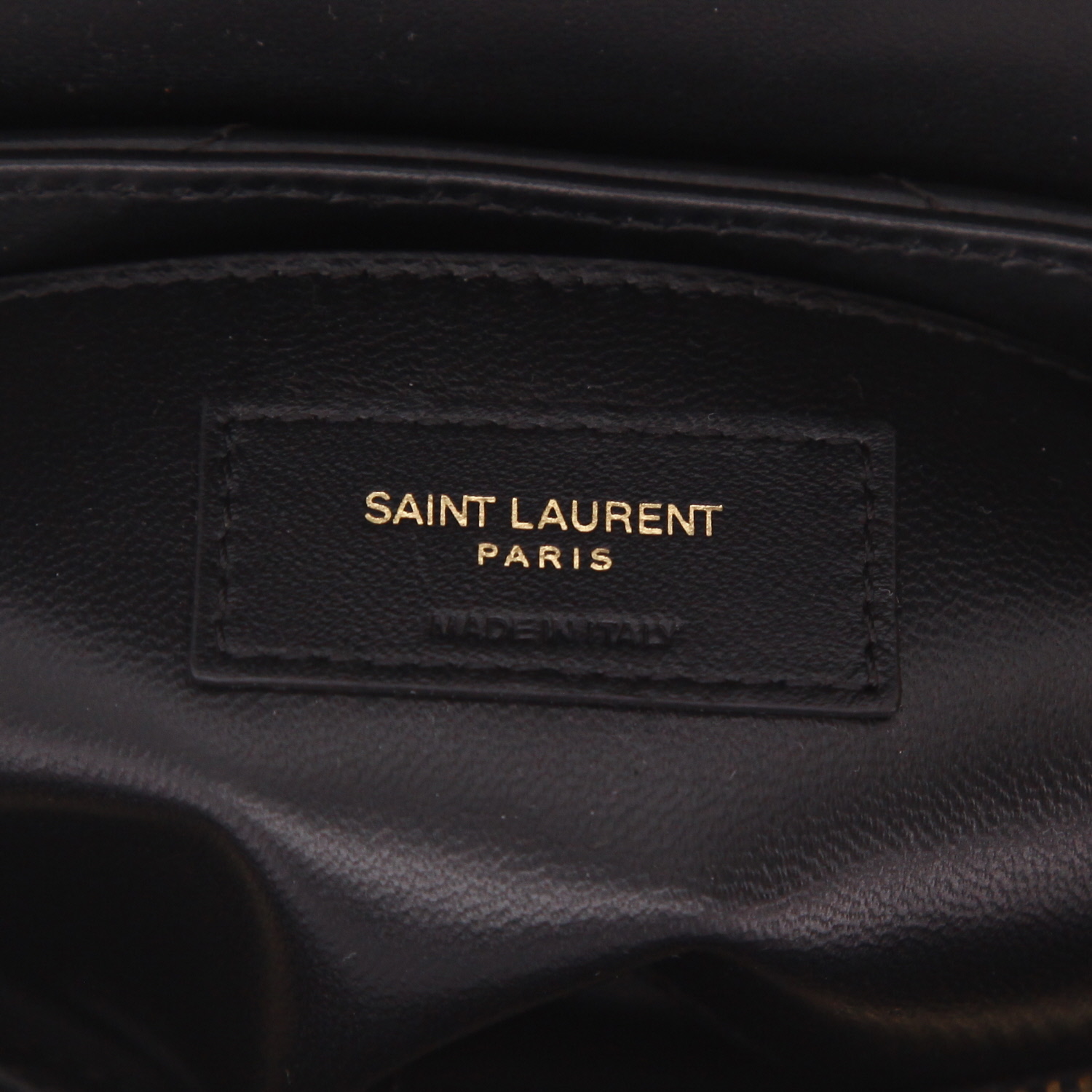 Bolso bandolera Saint Laurent  Loulou en cuero acolchado con motivos de espigas negro - Detail D2