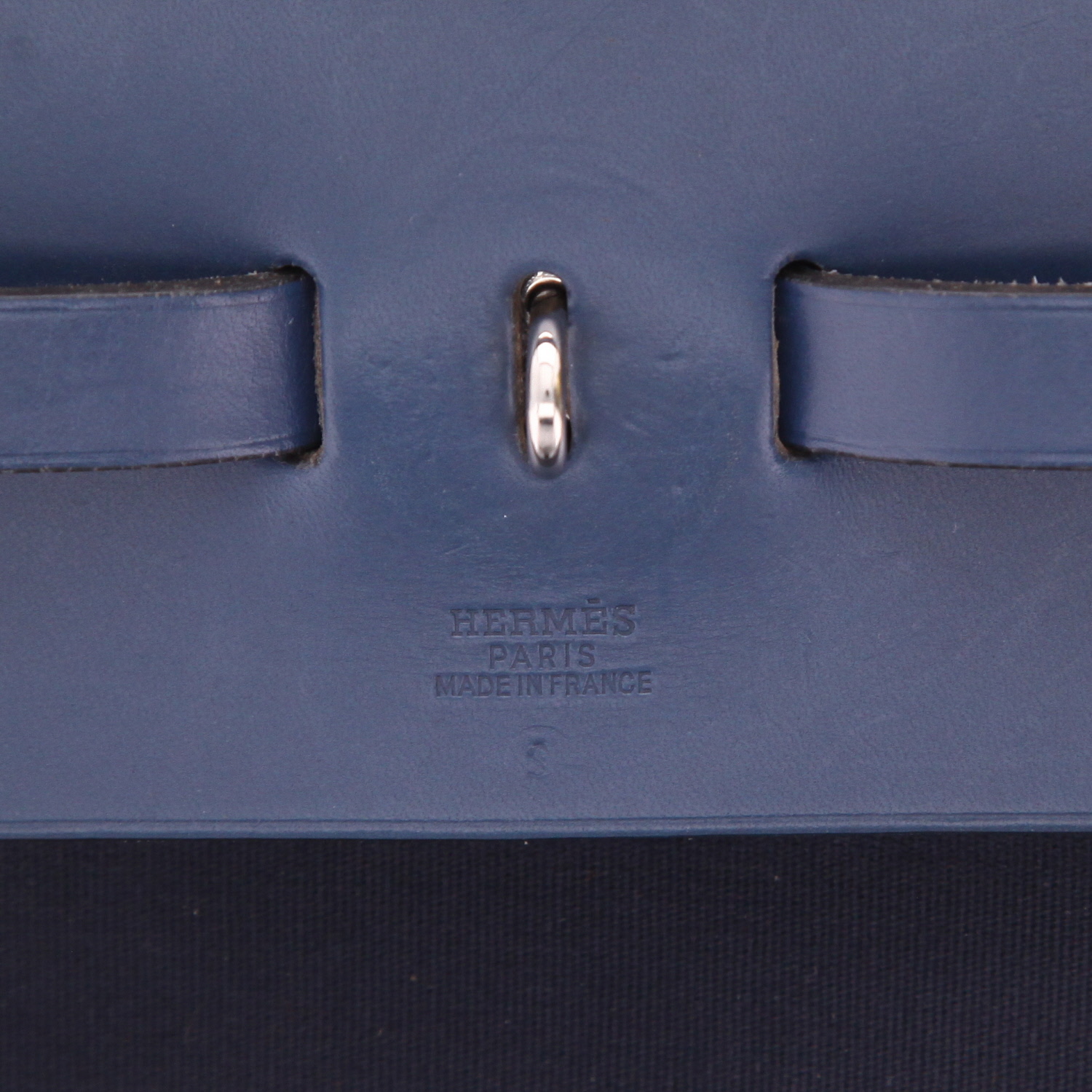 Sac porté épaule ou main Hermès  Herbag en toile bleu-marine et cuir bleu - Detail D2