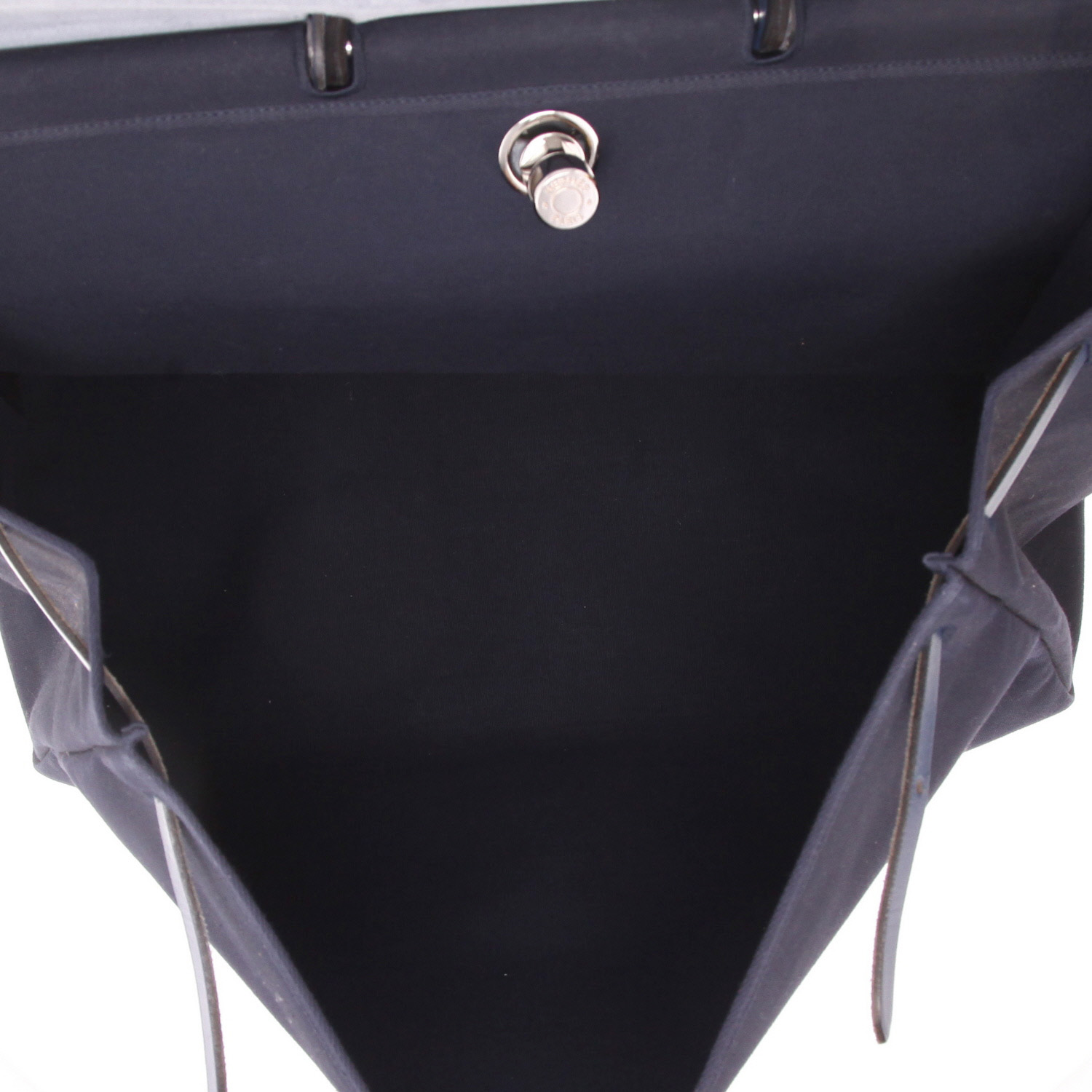 Hermès  Herbag bag worn on the shoulder or carried in the hand  in navy blue canvas  and blue leather - Detail D3
