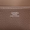 Hermès  Halzan shoulder bag  in etoupe togo leather - Detail D2 thumbnail