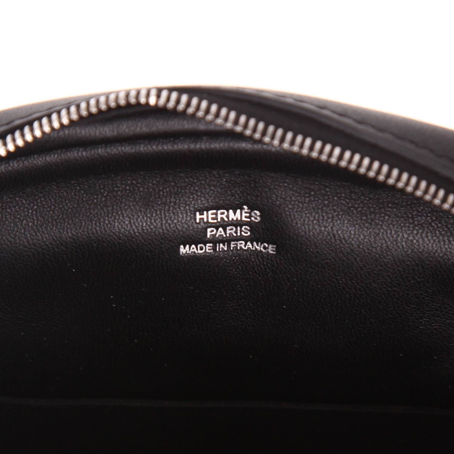 Bolsito-cinturón Hermès  In-The-Loop en cuero swift negro - Detail D2
