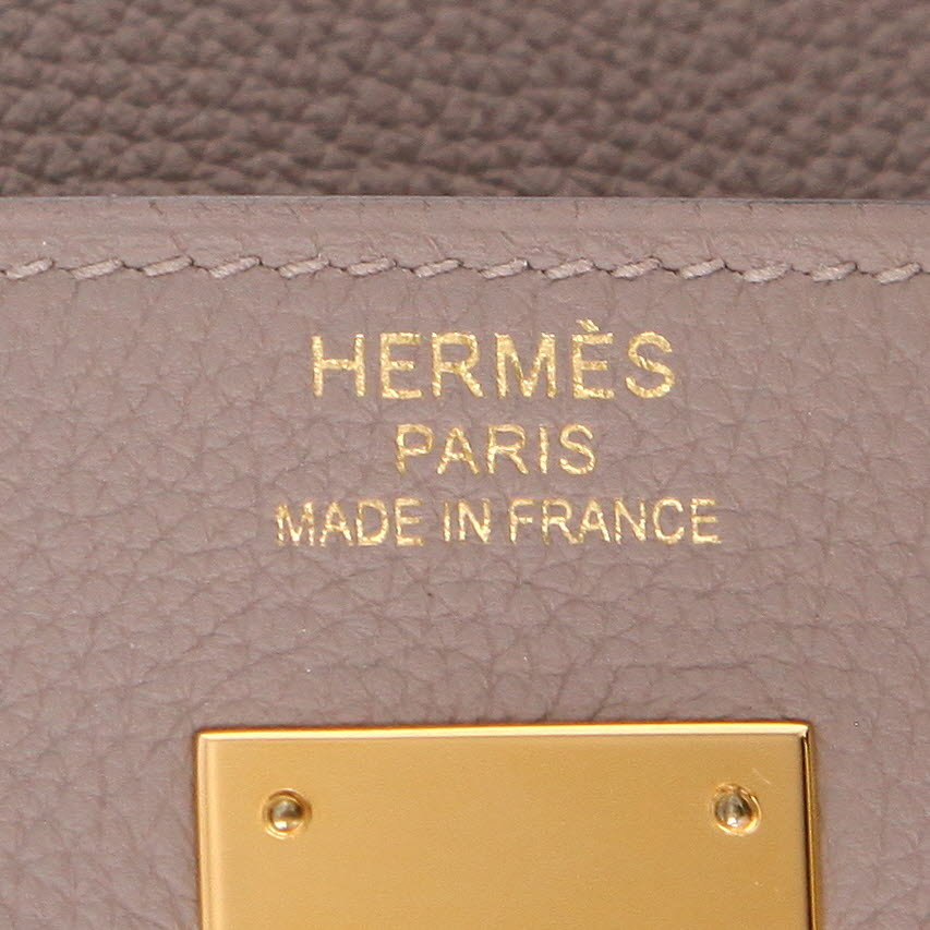 Hermès  Kelly 35 cm handbag  in tourterelle grey togo leather - Detail D2