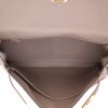 Hermès  Kelly 35 cm handbag  in tourterelle grey togo leather - Detail D3 thumbnail