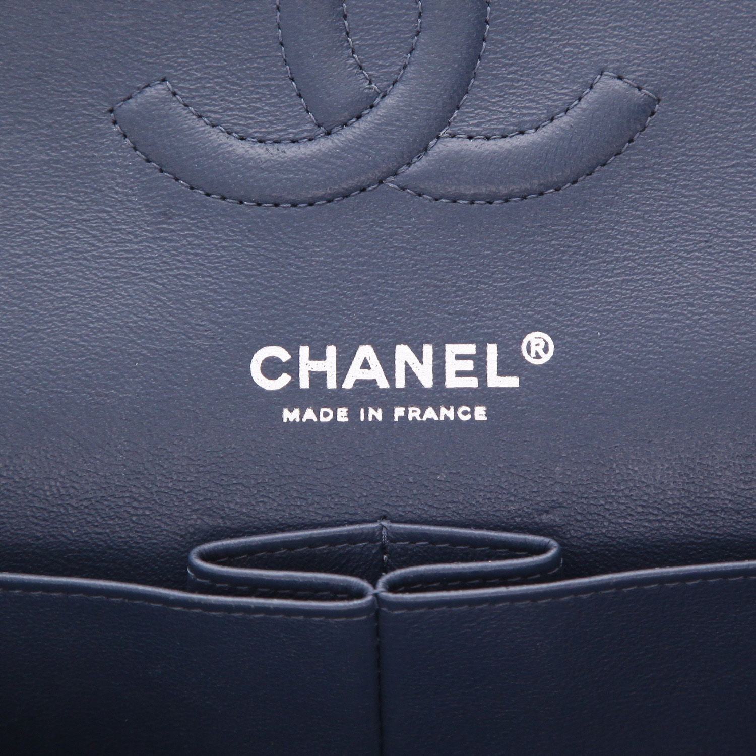Sac à main Chanel  Timeless Classic en cuir matelassé bleu - Detail D2