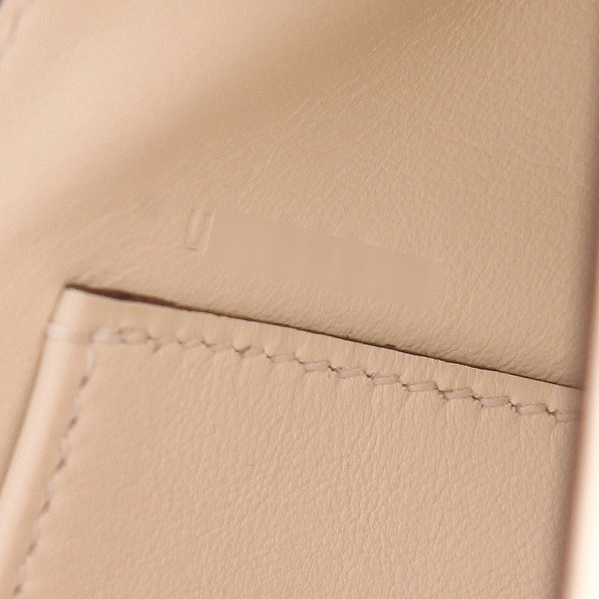 Pochette Hermès  Kelly Cut en cuir Swift Nata - Detail D4
