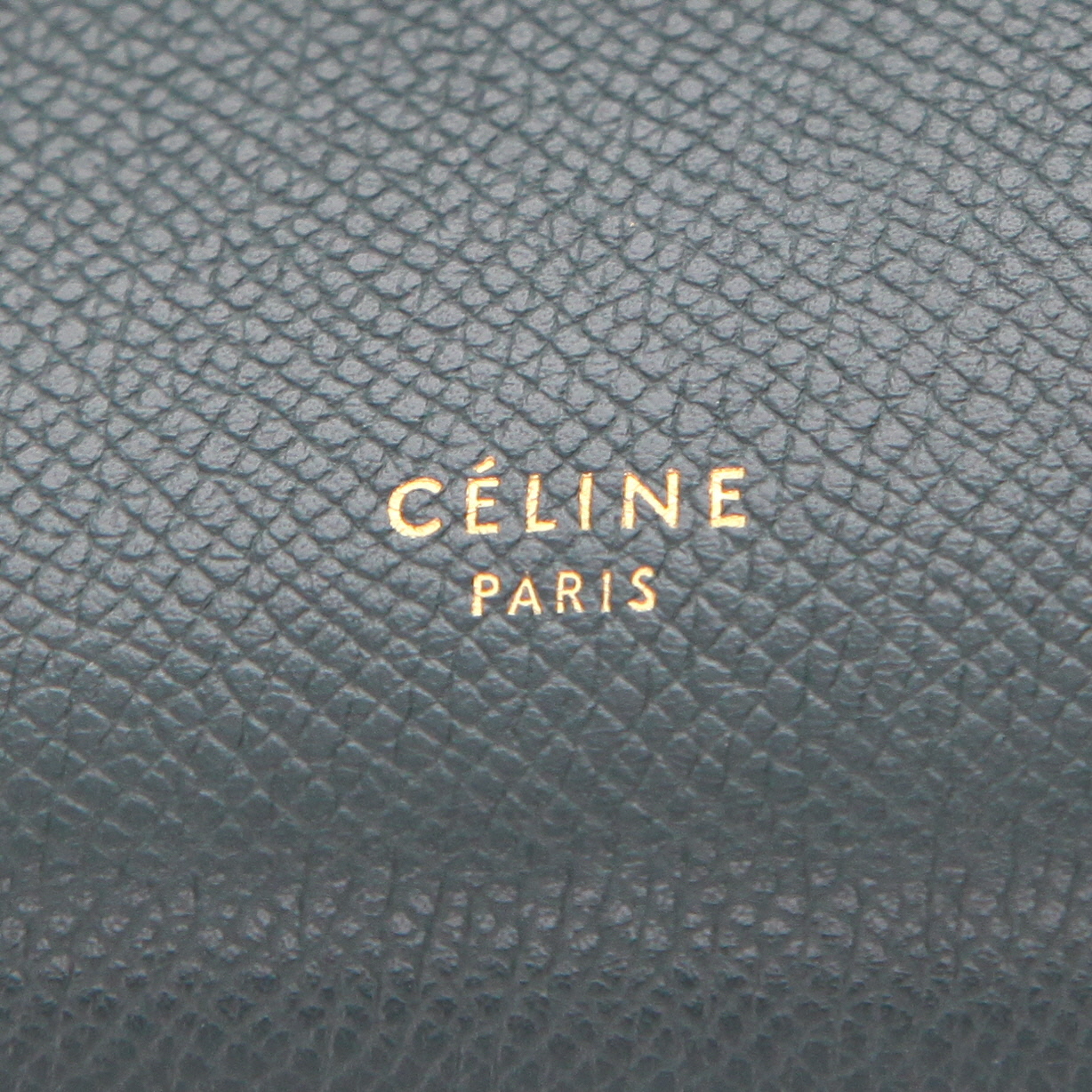 Sac bandoulière Celine  Belt micro en cuir grainé vert-sapin - Detail D2