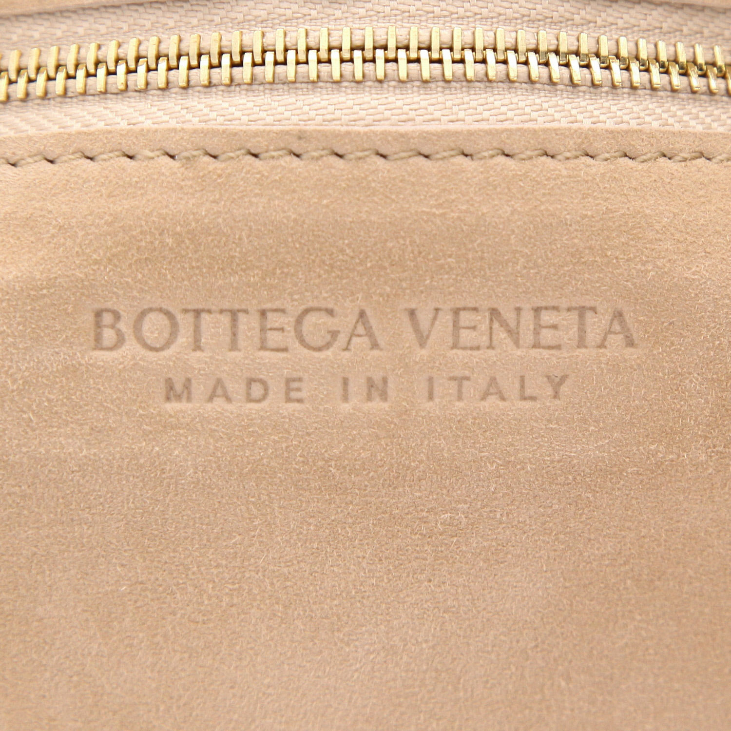Sac bandoulière Bottega Veneta  Padded Cassette en nubuck beige - Detail D2