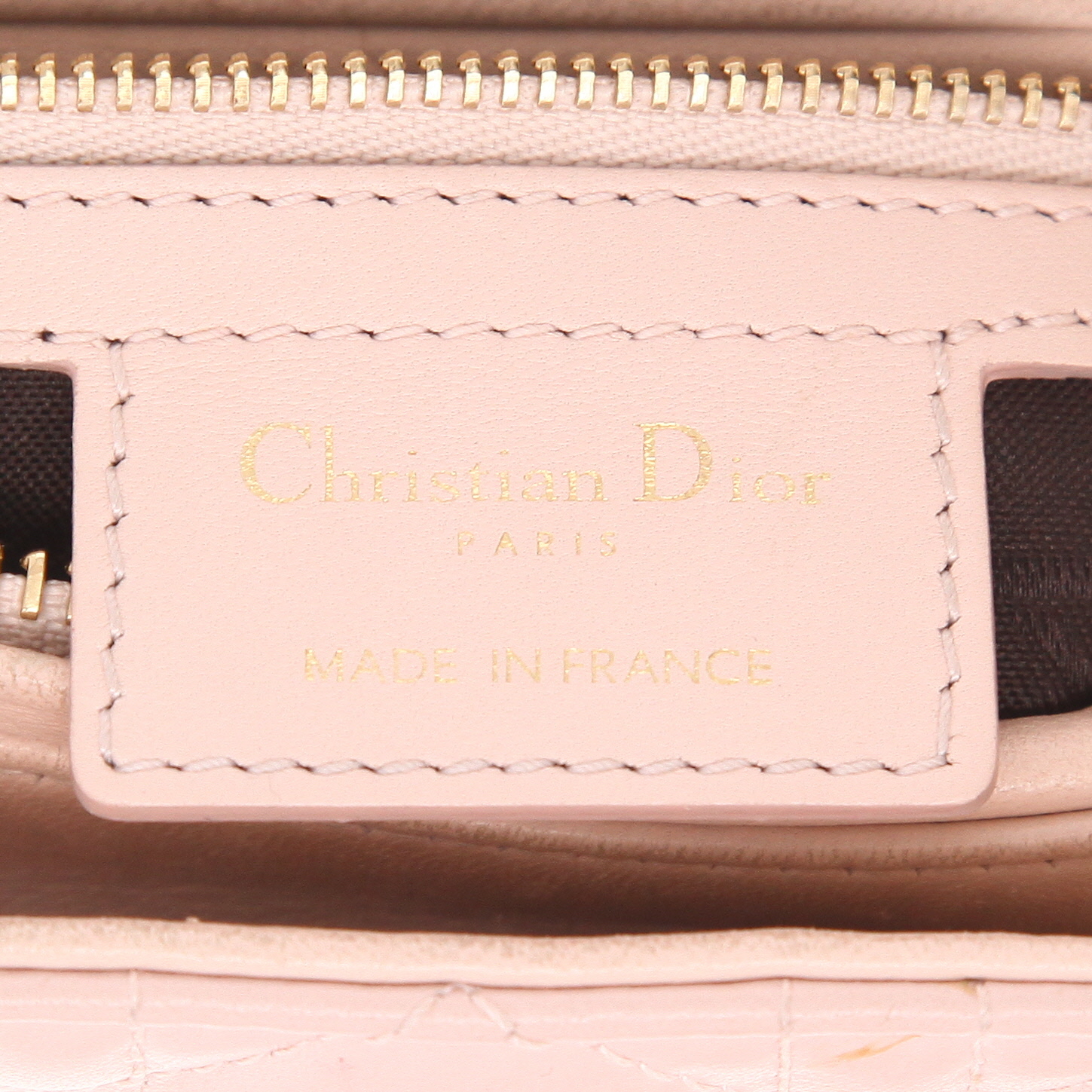 Bolso de mano Dior  Lady Dior modelo mediano  en cuero cannage rosa pálido - Detail D2