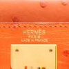 Hermès  Kelly 28 cm handbag  in orange ostrich leather - Detail D2 thumbnail