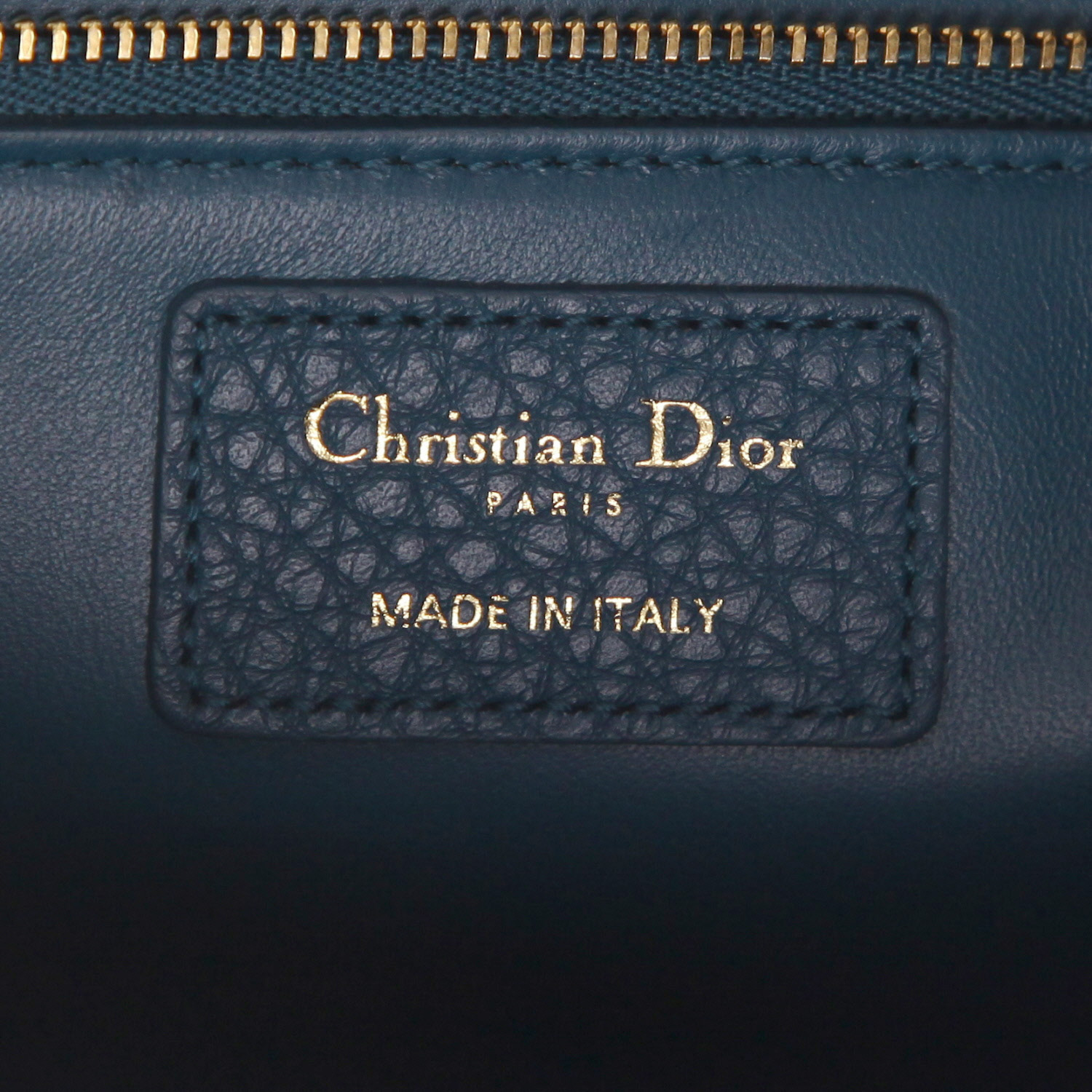 Dior  30 Montaigne handbag  in blue grained leather - Detail D2