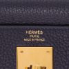 Bolso de mano Hermès  Kelly 28 cm en cuero togo azul marino - Detail D2 thumbnail