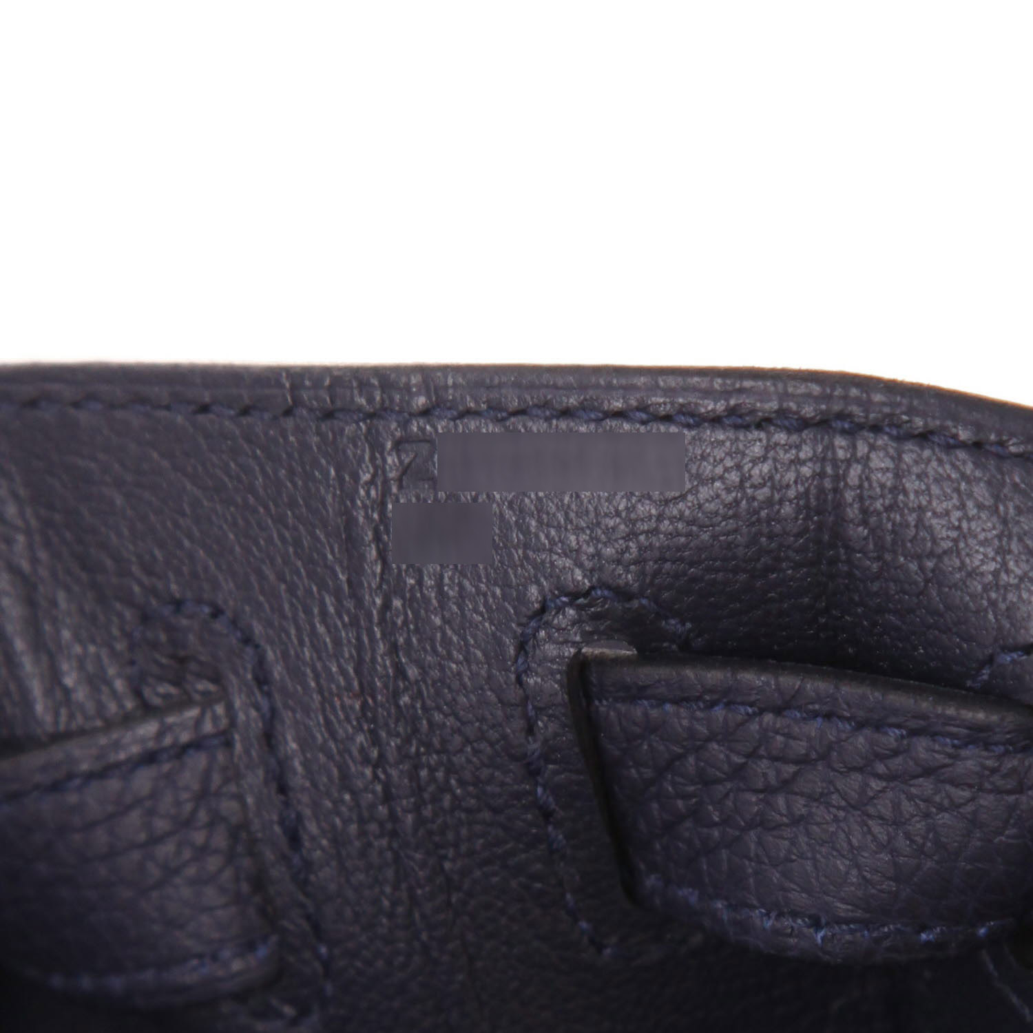 Bolso de mano Hermès  Kelly 28 cm en cuero togo azul marino - Detail D4