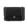 Chanel  Timeless Jumbo handbag  in black quilted grained leather - 360 thumbnail