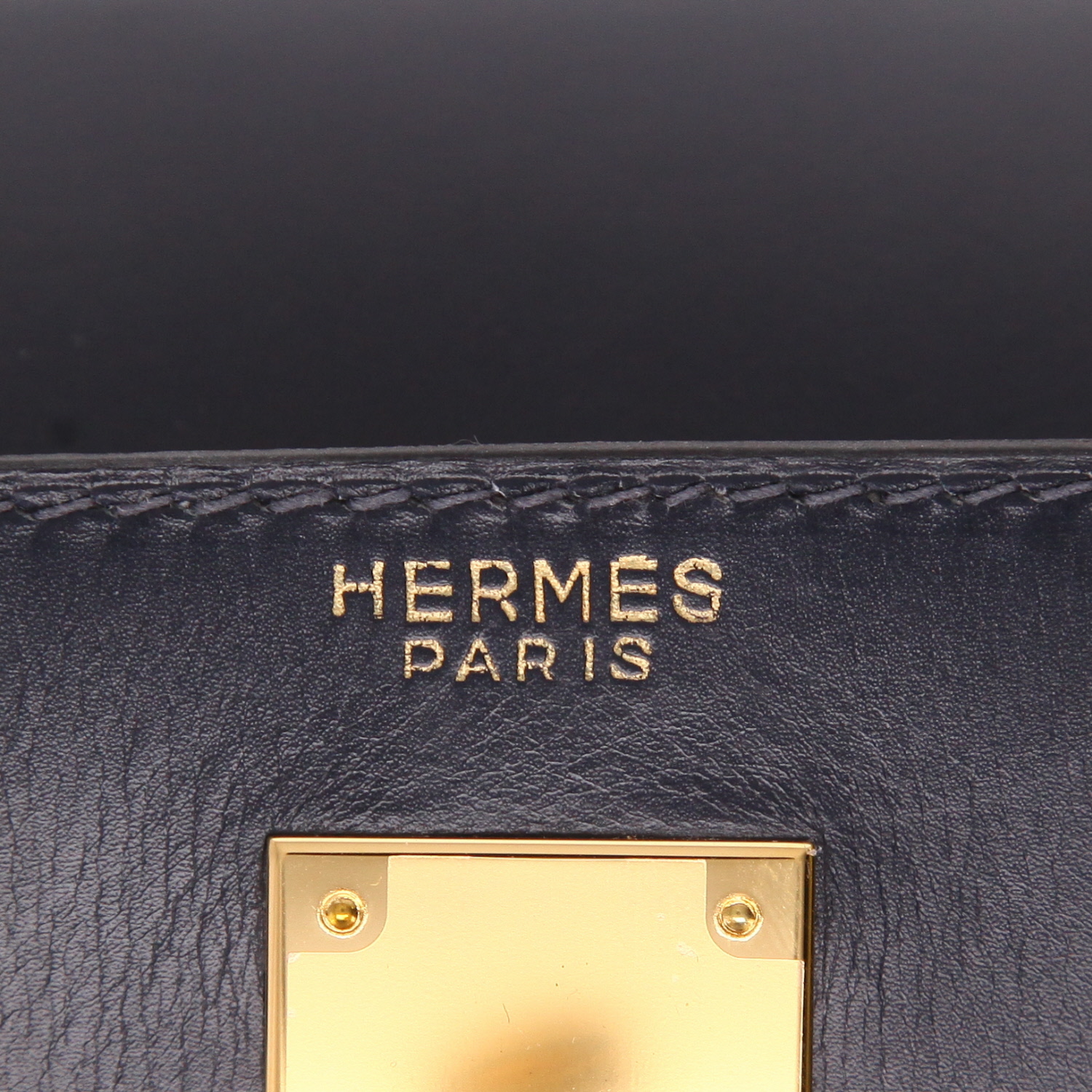 Borsa Hermès  Kelly 32 cm in pelle box blu marino - Detail D2