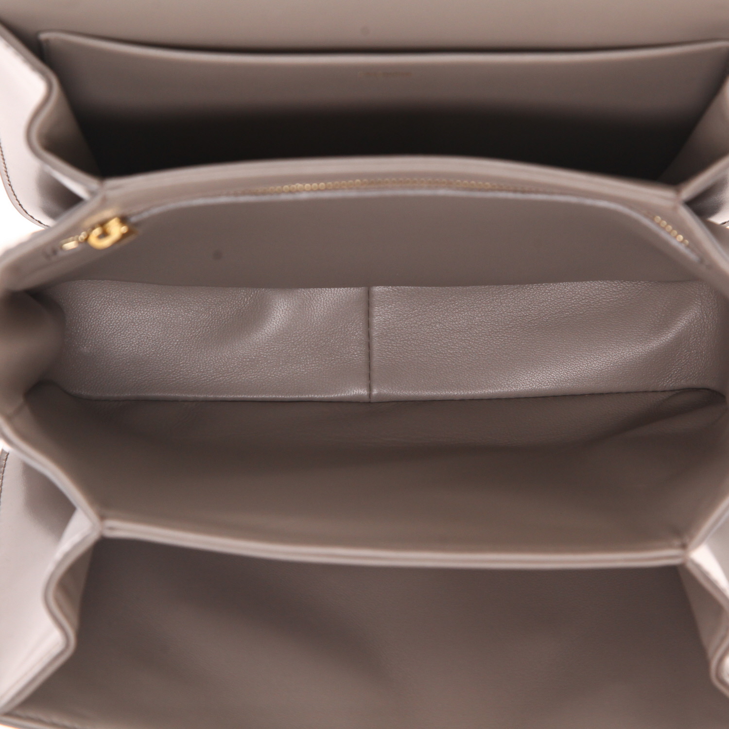 Bolso bandolera Celine  Triomphe en cuero gris - Detail D3