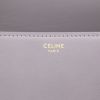 Bolso bandolera Celine  Triomphe en cuero gris - Detail D2 thumbnail