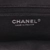 Bolso de mano Chanel   en jersey negro - Detail D2 thumbnail