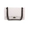 Bolso de mano Chanel 2.55 en cuero acolchado blanco - 360 thumbnail