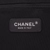 Bolso de mano Chanel   en lona monogram plateada - Detail D2 thumbnail