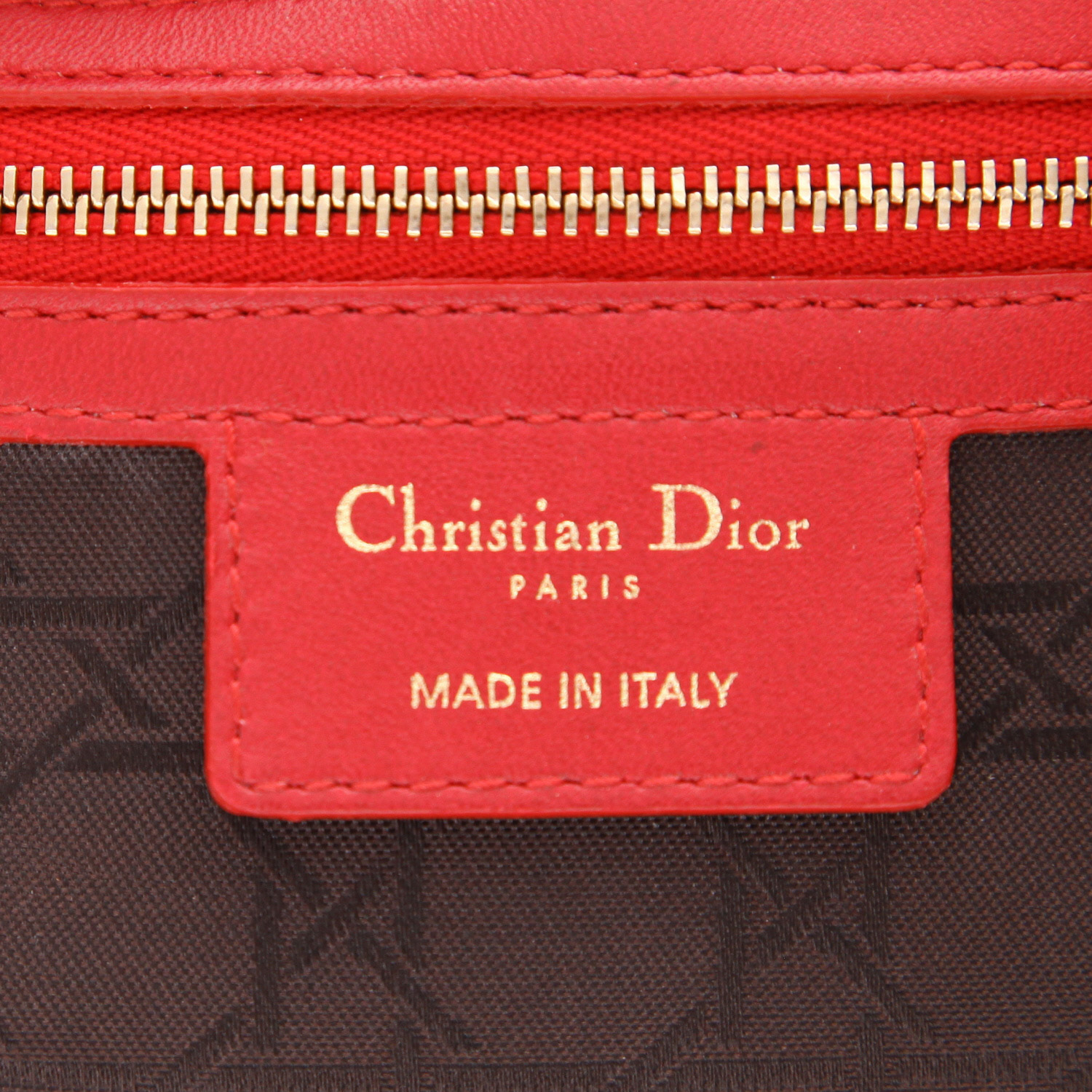 Bolso de mano Dior  Lady Dior modelo mediano  en cuero cannage rojo - Detail D2