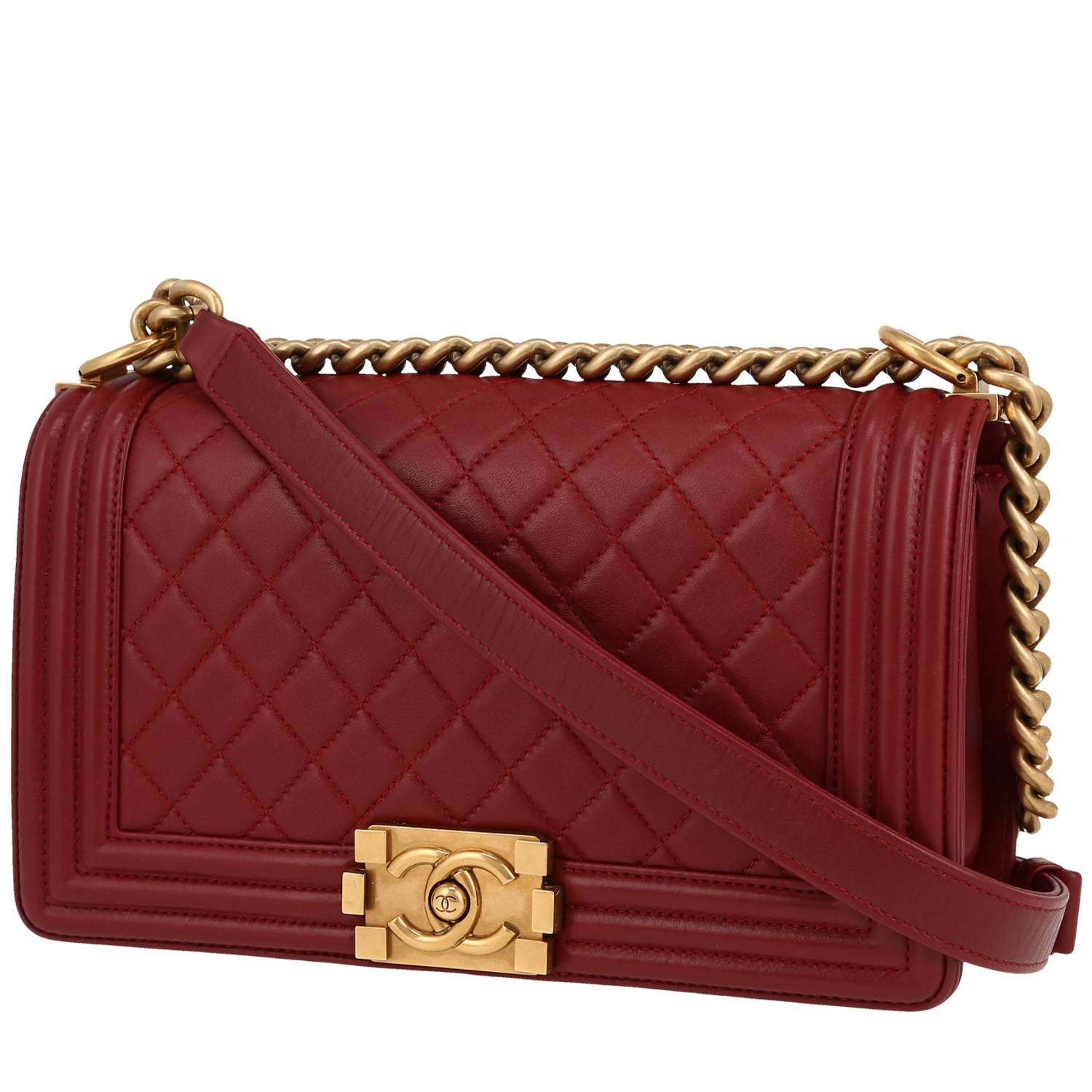 Chanel Boy shoulder bag in burgundy quilted leather