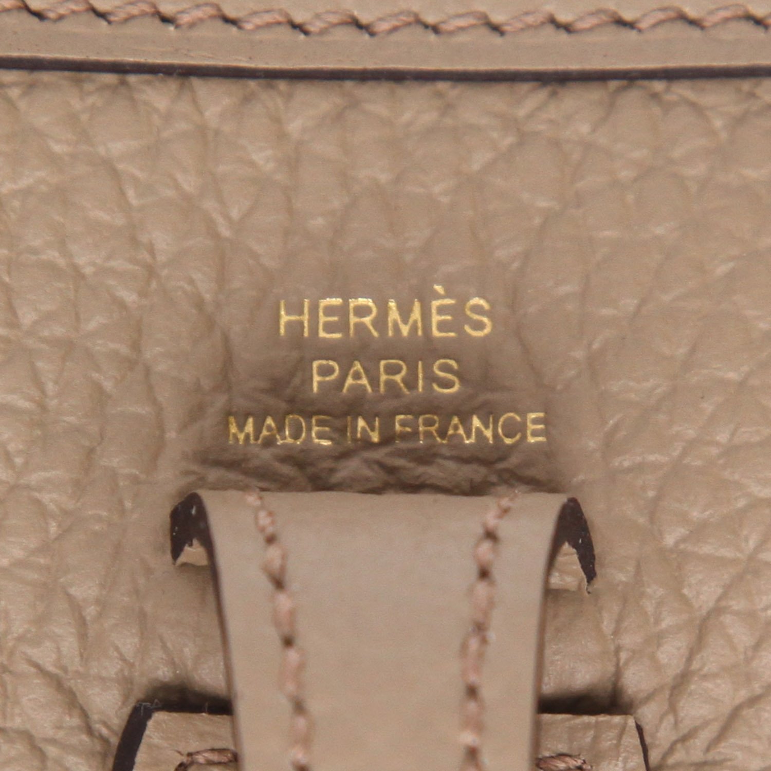 Bolso bandolera Hermès  Mini Evelyne en cuero taurillon clémence Beige Marfa - Detail D2