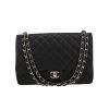 Chanel  Timeless Maxi Jumbo handbag  in black quilted grained leather - 360 thumbnail