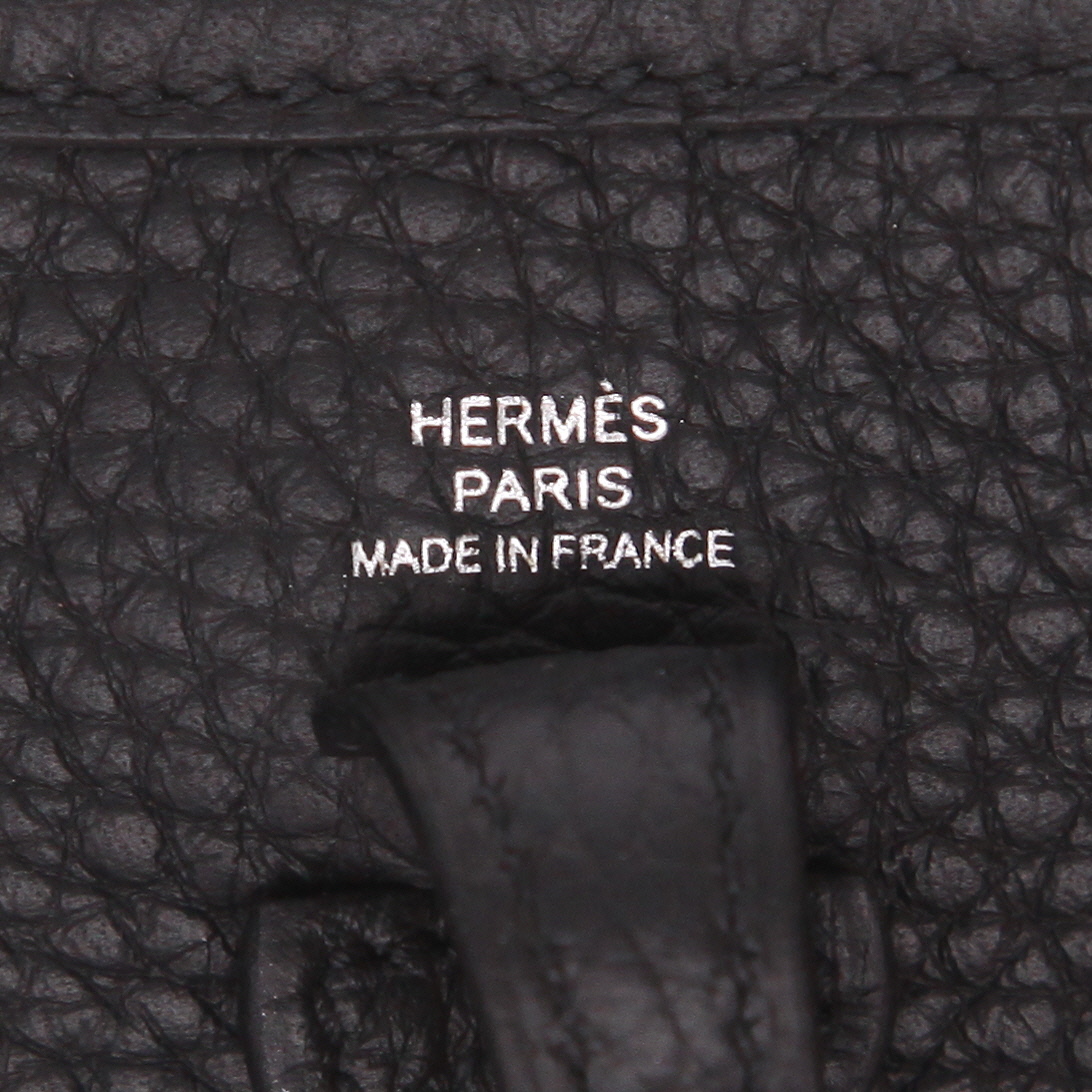 Bolso bandolera Hermès  Mini Evelyne en cuero taurillon clémence negro - Detail D2