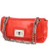 Bolso de mano Chanel   en charol coral - 00pp thumbnail